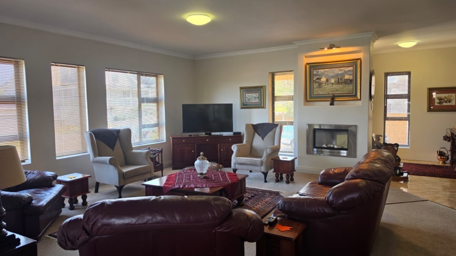 4 Bedroom Property for Sale in Stilbaai Wes Western Cape